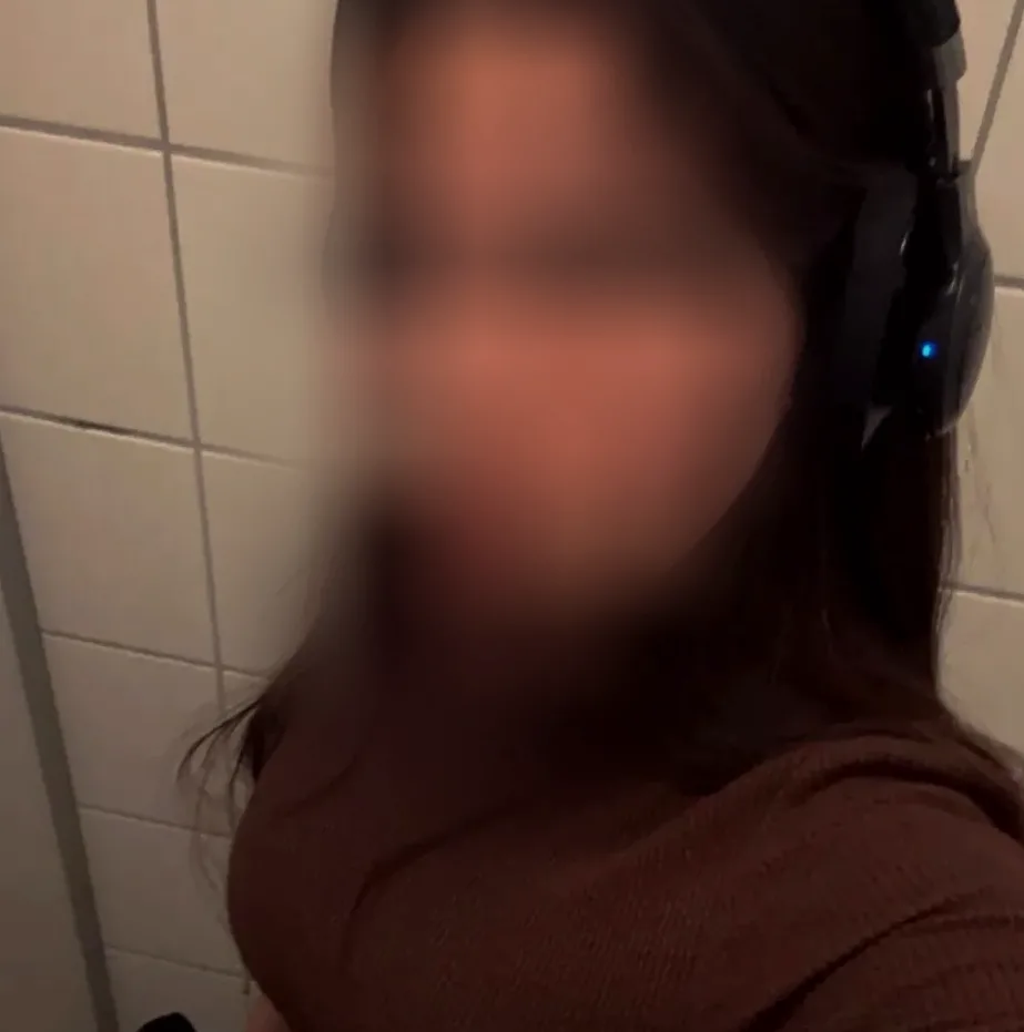 Lara, 25 años